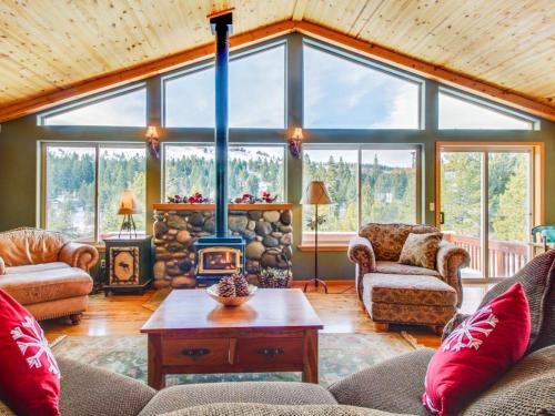 Фотография гостевого дома Hillside View Vacation Home