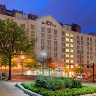 Фотографии гостиницы 
            Hilton Garden Inn Arlington/Courthouse Plaza