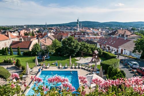 Фотография гостиницы Hotel Sopron