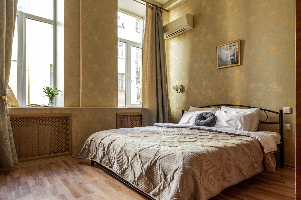 Фотография квартиры Апартаменты RentDaySpb- в историческом центре Санкт-Петербурга в доме архитектора И.Е.Старова 1882 г. постройки