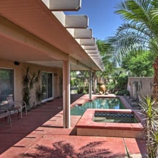 Фотография гостевого дома Bella Vista La Quinta Home with Pool and Spa!