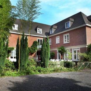 Фотографии гостевого дома 
            Comfortable Mansion in Doomkerke near Forest