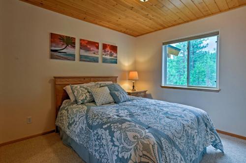 Фотографии гостевого дома
Lovely Tahoe Resort Cabin with Trail, Hot Tub Access