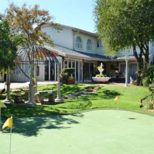 Фотографии гостевого дома 
            Golfer's Lodge