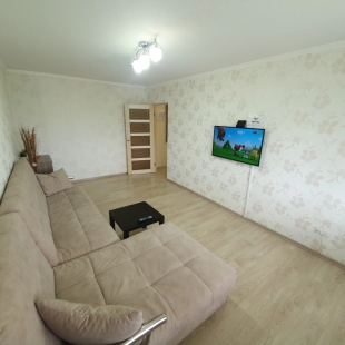 Фотография квартиры Квартира Виталий HouseRent Двухкомнатная по ул. Нефтяников, 27