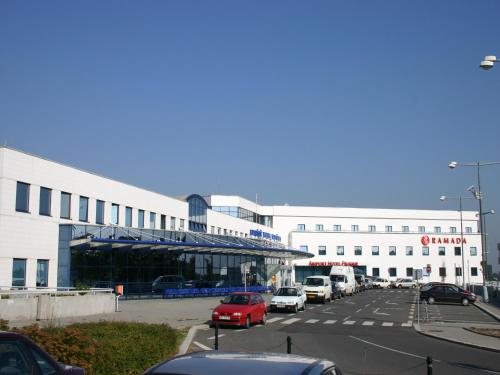 Фотографии гостиницы 
            Ramada Airport Hotel Prague
