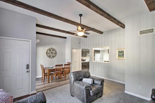 Фотография гостевого дома Cozy Family Retreat with Patio - Walk to Sloan Park!