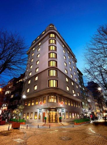 Фотография гостиницы Midtown Hotel