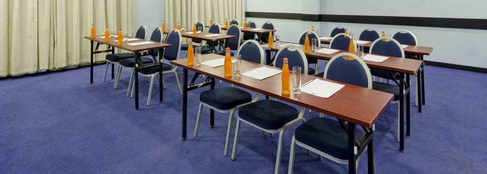 Фотография комнаты для переговоров Мамезон Ол-Сьютс СПА Отель Покровка