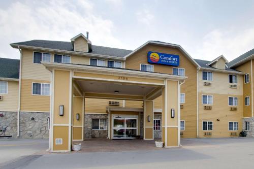 Фотографии гостиницы 
            Comfort Inn & Suites Bellevue - Omaha Offutt AFB
