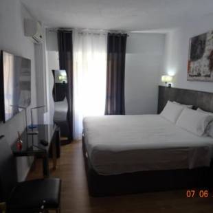 Фотографии гостиницы
Hotel Carlos III