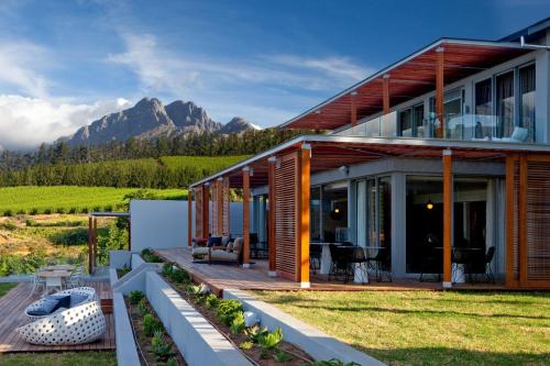 Фотография гостиницы Clouds Estate