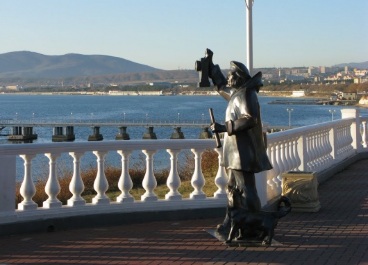 Фотографии памятника 
            Маячник с собачкой