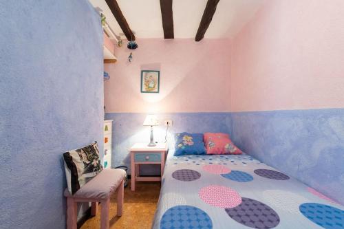 Фотография гостевого дома CASA ALBA, casa rústica en la colina con piscina-spa climatizada y vistas al mar