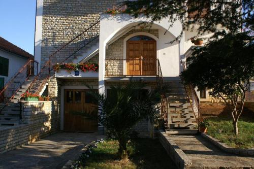 Фотография гостевого дома Apartments with a parking space Sveti Filip i Jakov, Biograd - 4299