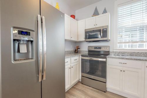 Фотография гостевого дома 3 Bed 4 Bath Vacation home in Barefoot Cottages - Port St. Joe