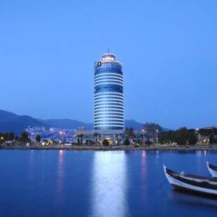 Фотография гостиницы Wyndham Grand İzmir Özdilek