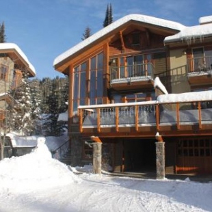 Фотография гостевого дома Discovery's Woodhaven 8 in Sun Peaks