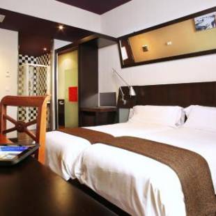 Фотографии гостиницы 
            Hotel Avenida Gran Vía