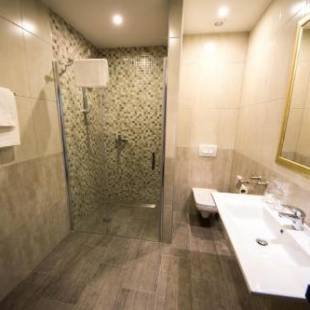 Фотографии гостевого дома 
            Rooms The King's Pub