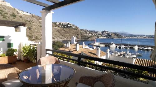 Фотография гостевого дома Lovely House with views in Marina del Este