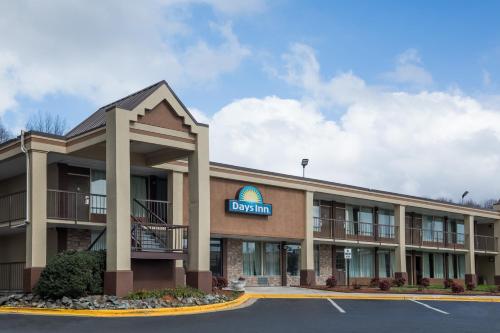 Фотография мотеля Days Inn by Wyndham Charlotte Airport North
