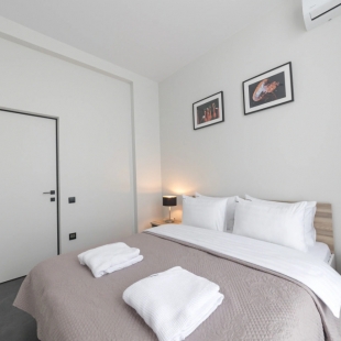 Фотография квартиры Апартаменты Red Apartments Арт Лайт Моретти