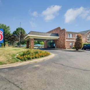Фотографии гостиницы 
            Motel 6-Waukegan, IL