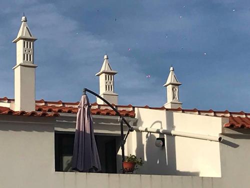 Фотография гостевого дома 3 bedrooms house with enclosed garden and wifi at Sao Bartolomeu de Messines