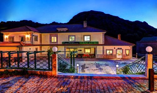 Фотография гостиницы Hotel Miracastro