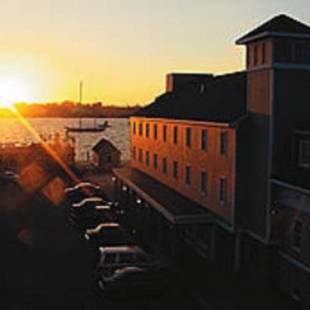 Фотографии мини отеля
Bristol Harbor Inn