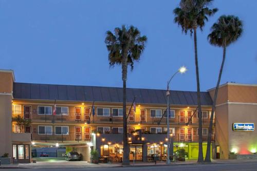 Фотография гостиницы Travelodge by Wyndham Culver City