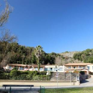 Фотографии гостиницы
B&B Hôtel Villeneuve Loubet Village