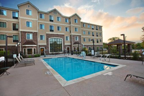 Фотография гостиницы Staybridge Suites Austin South Interstate Hwy 35, an IHG Hotel