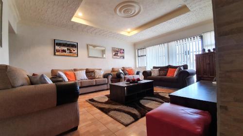 Фотография гостевого дома Grey Oak Holiday House