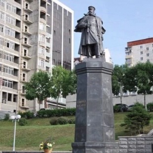 Фотография Памятник Адмиралу Макарову