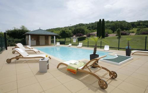 Фотография гостиницы Hôtel Confort Le Moulin Rouge