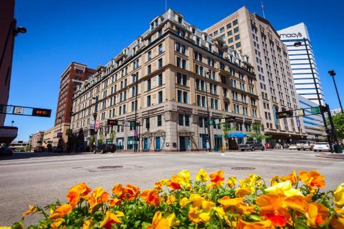 Фотография гостиницы Curio Collection by Hilton The Cincinnatian Hotel