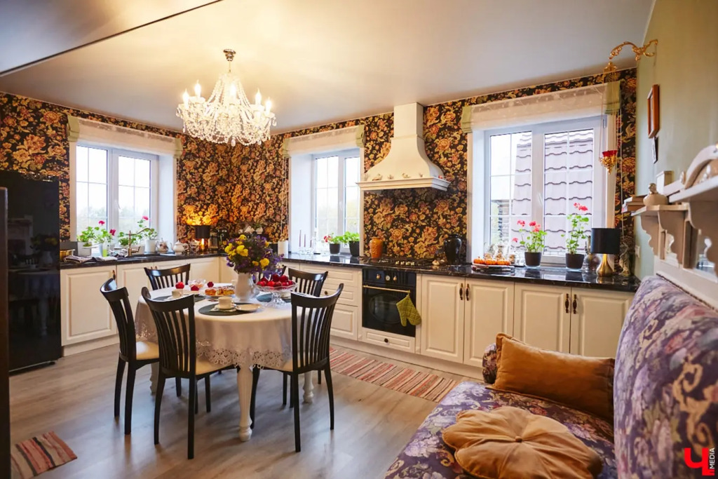 Фотография Коттеджа Частный дом Уютный светлый  дом в окружении природы