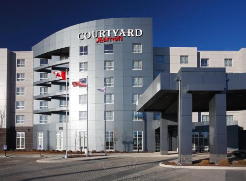 Фотография гостиницы Courtyard by Marriott Calgary Airport