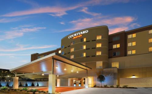 Фотография гостиницы Courtyard Marriott Houston Pearland