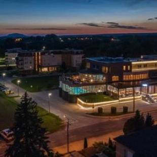 Фотографии гостиницы 
            Hotel Kristály