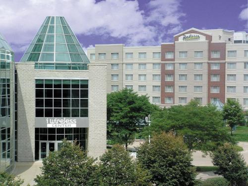 Фотография гостиницы Radisson On John Deere Commons Moline