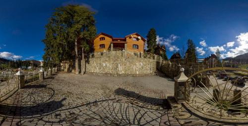 Фотография гостевого дома Швейцарский двор