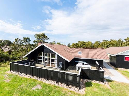 Фотография гостевого дома Holiday home Vejers Strand XI