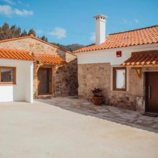 Фотография гостевого дома Casa Rústica com piscina em Valença by MyStay