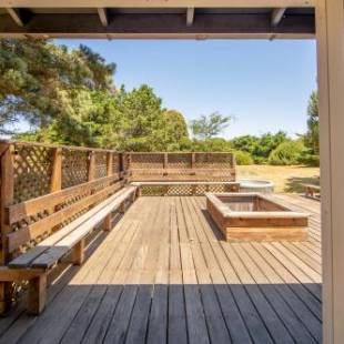 Фотографии гостевого дома
Coastal Conifer Hideaway