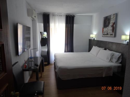 Фотография гостиницы Hotel Carlos III