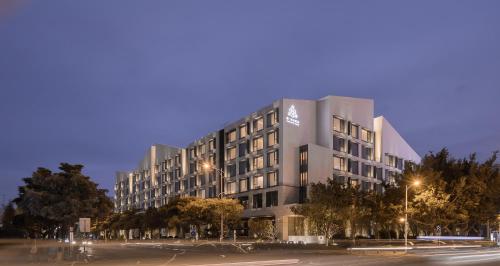 Фотография гостиницы Joyze Hotel Xiamen, Curio Collection By Hilton