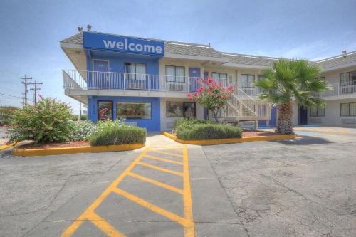Фотография гостиницы Motel 6-San Antonio, TX - Fort Sam Houston